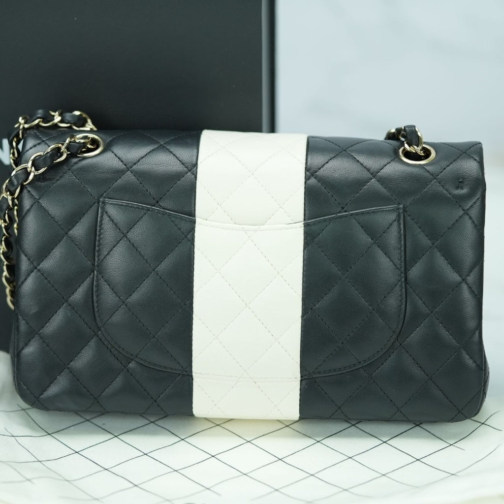 CHANEL シャネル ショルダーバッグ マトラッセ Wフラップ ラムスキン