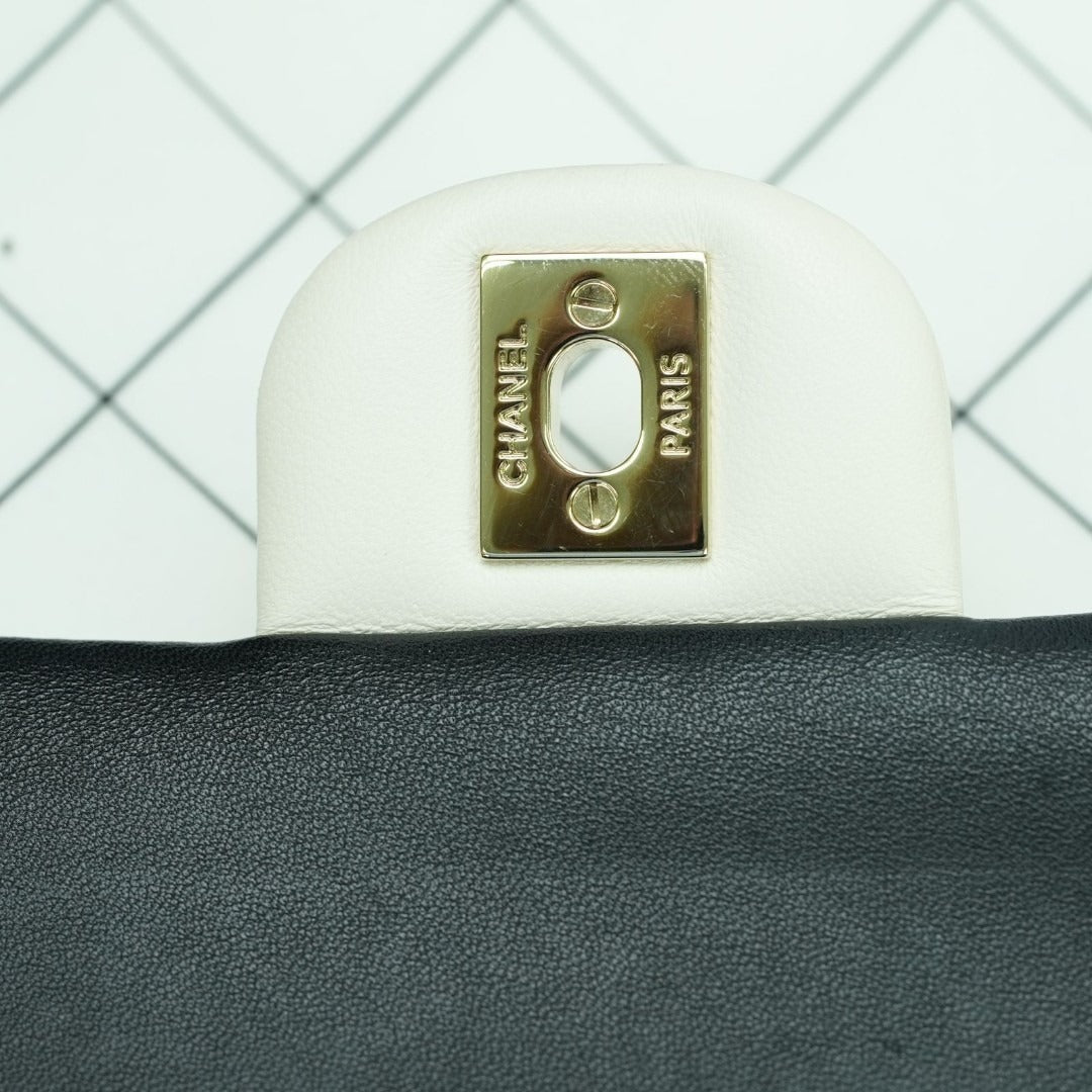 CHANEL シャネル ショルダーバッグ マトラッセ Wフラップ ラムスキン