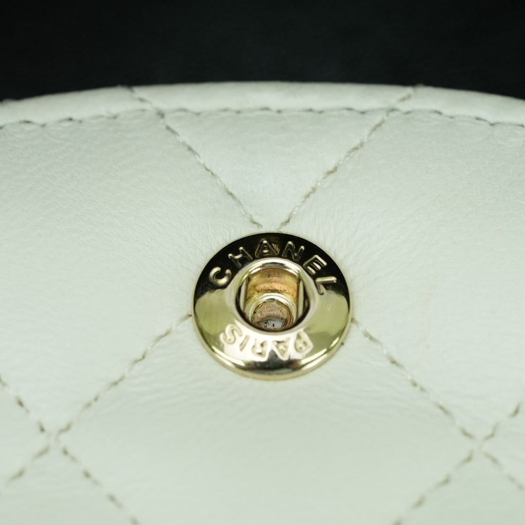 CHANEL シャネル ショルダーバッグ マトラッセ Wフラップ ラムスキン