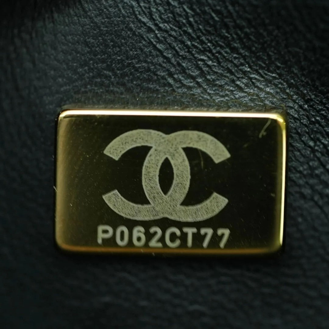 CHANEL シャネル ショルダーバッグ マトラッセ Wフラップ ラムスキン