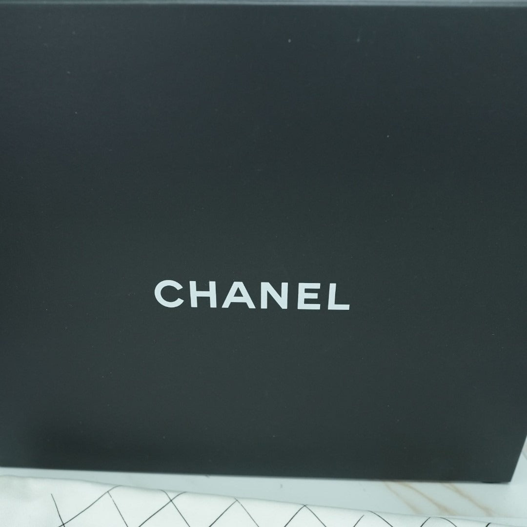 CHANEL シャネル ショルダーバッグ マトラッセ Wフラップ ラムスキン