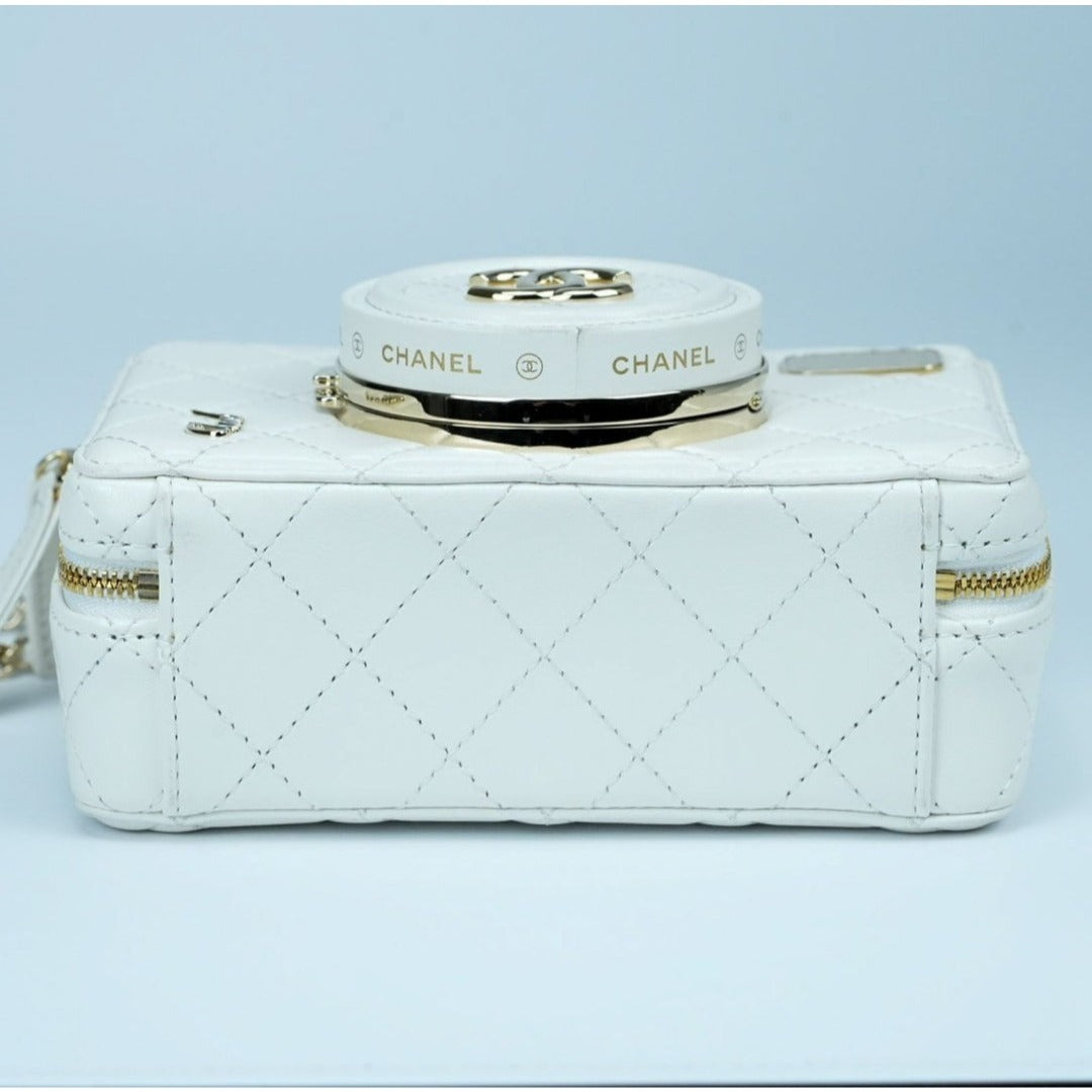 CHANEL シャネル カメラバッグ マトラッセ ミラー付 ホワイト