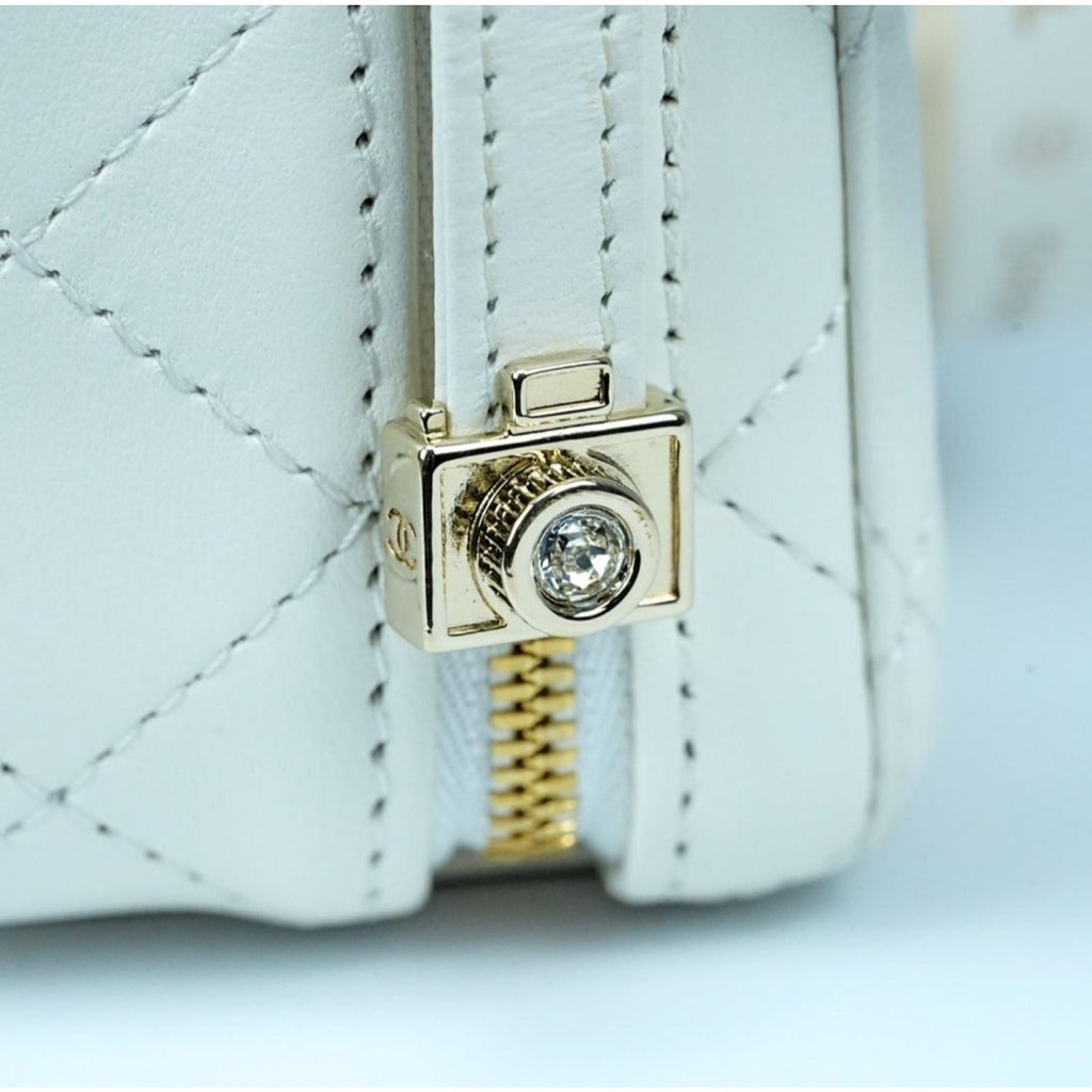 CHANEL シャネル カメラバッグ マトラッセ ミラー付 ホワイト