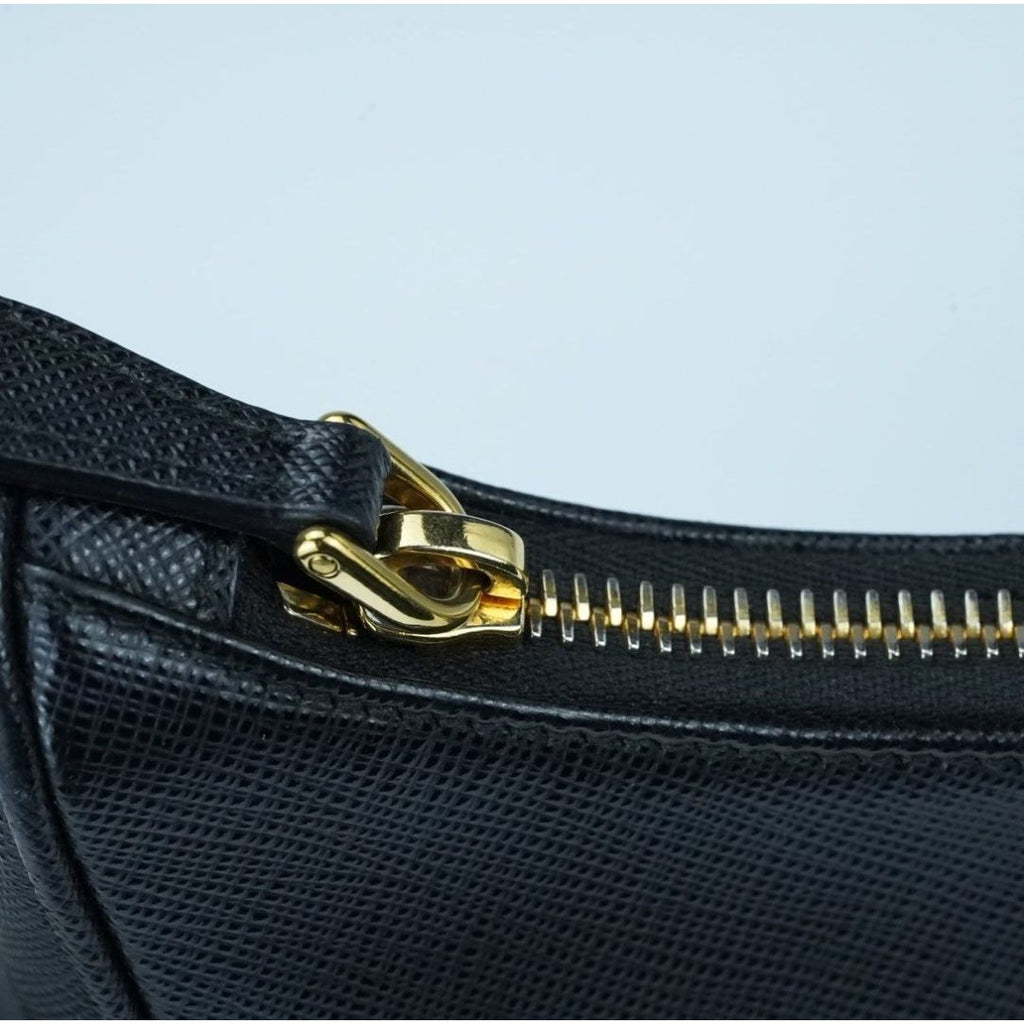 PRADA プラダ Re-Edition 2005 サフィアーノレザー ブラック