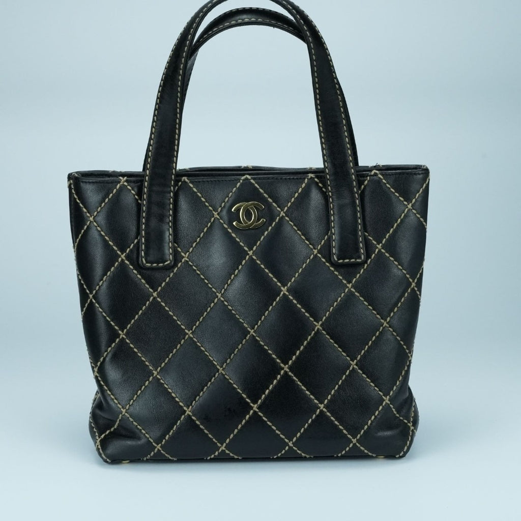 CHANEL A18126 ワイルドステッチ ブラック 黒レザー ゴールド金具