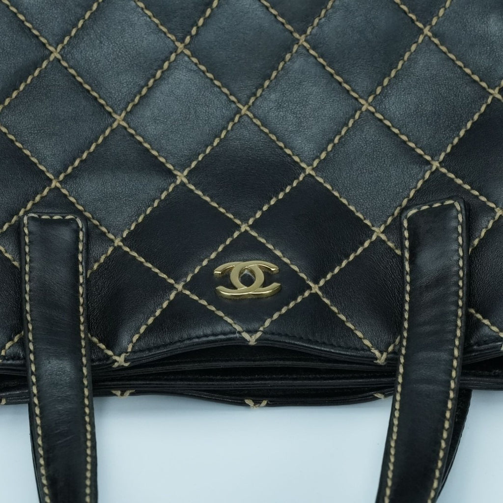 CHANEL A18126 ワイルドステッチ ブラック 黒レザー ゴールド金具