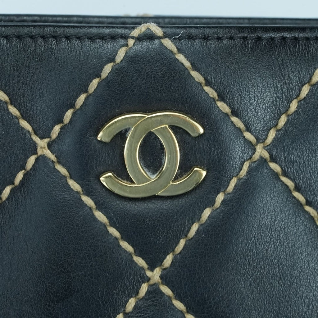 CHANEL A18126 ワイルドステッチ ブラック 黒レザー ゴールド金具
