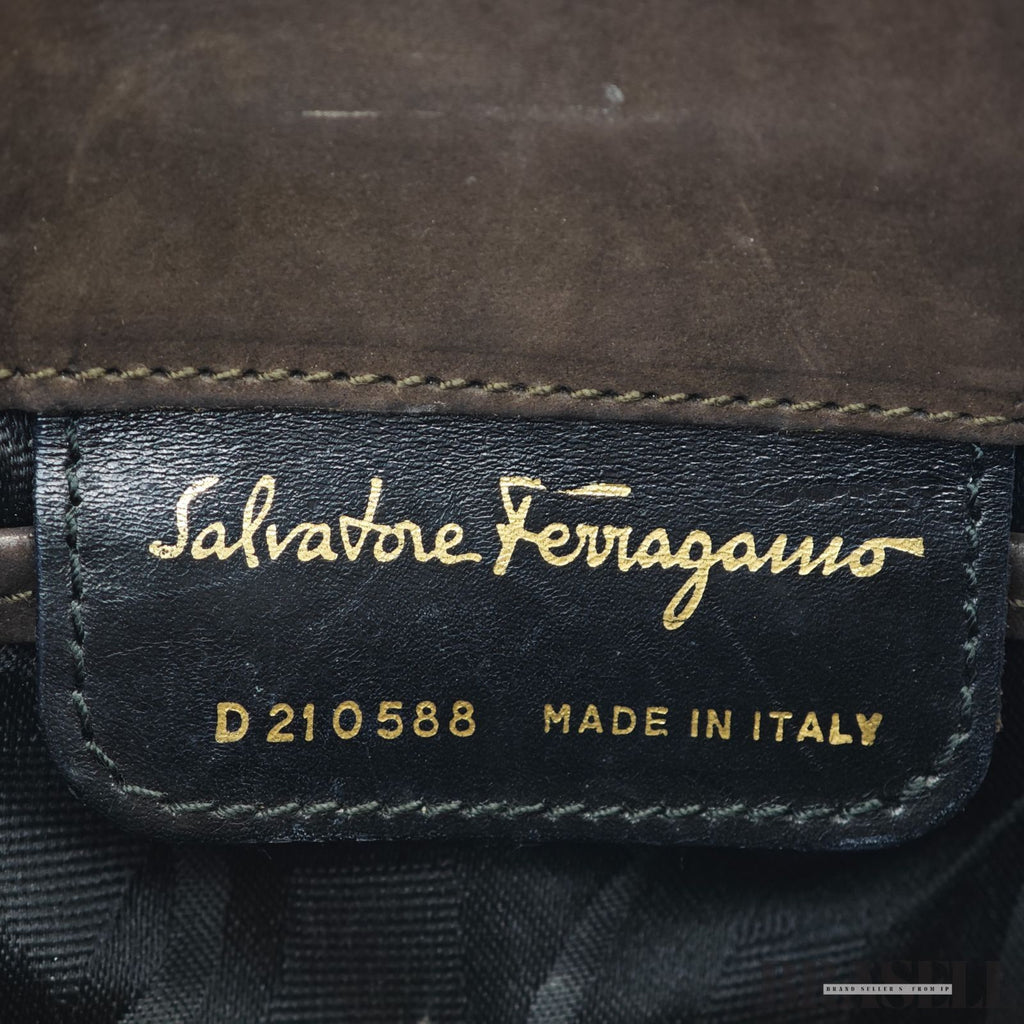 Salvatore Ferragamo サルヴァトーレフェラガモ ヴァラ バッグ ショルダーバッグ スウェード ブラウン レディース