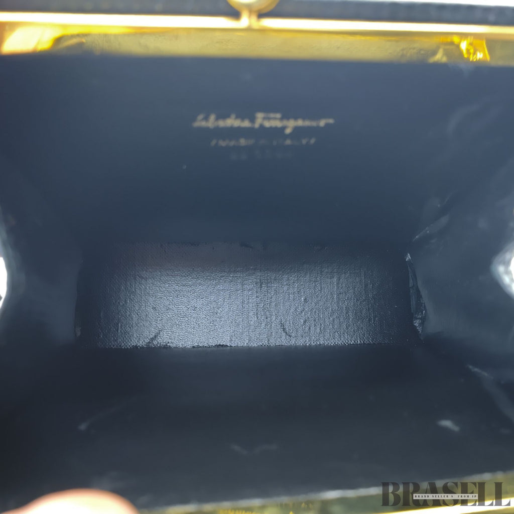 Salvatore Ferragamo サルバトーレ・フェラガモ ヴァラ リボン 22-3054 バッグ ショルダーバッグ 型押し コンパクト ブラック レディース 箱
