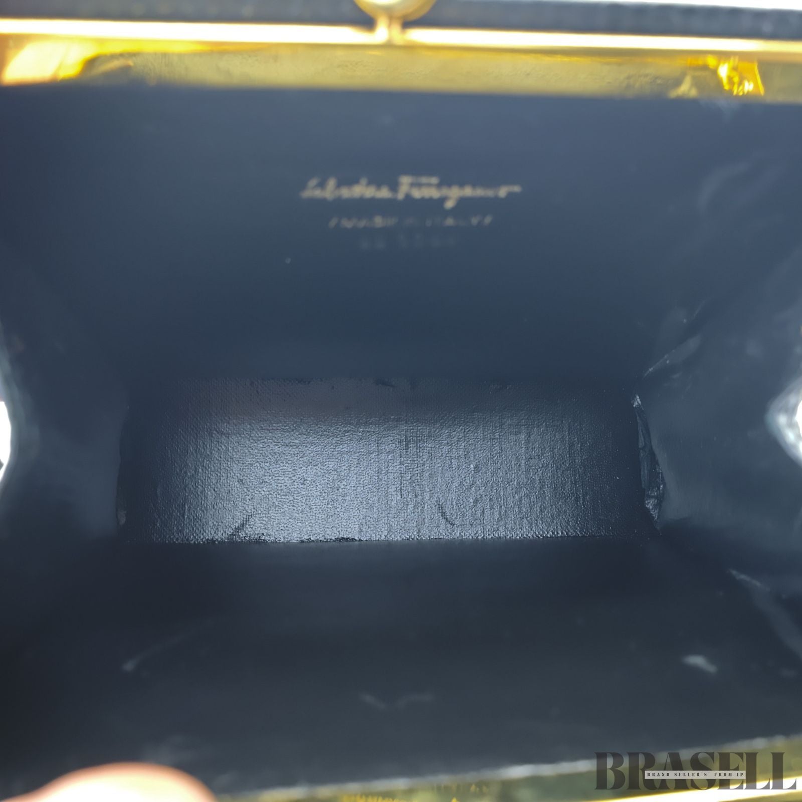 Salvatore Ferragamo サルバトーレ・フェラガモ ヴァラ リボン 22-3054 バッグ ショルダーバッグ 型押し コンパクト ブラック レディース 箱