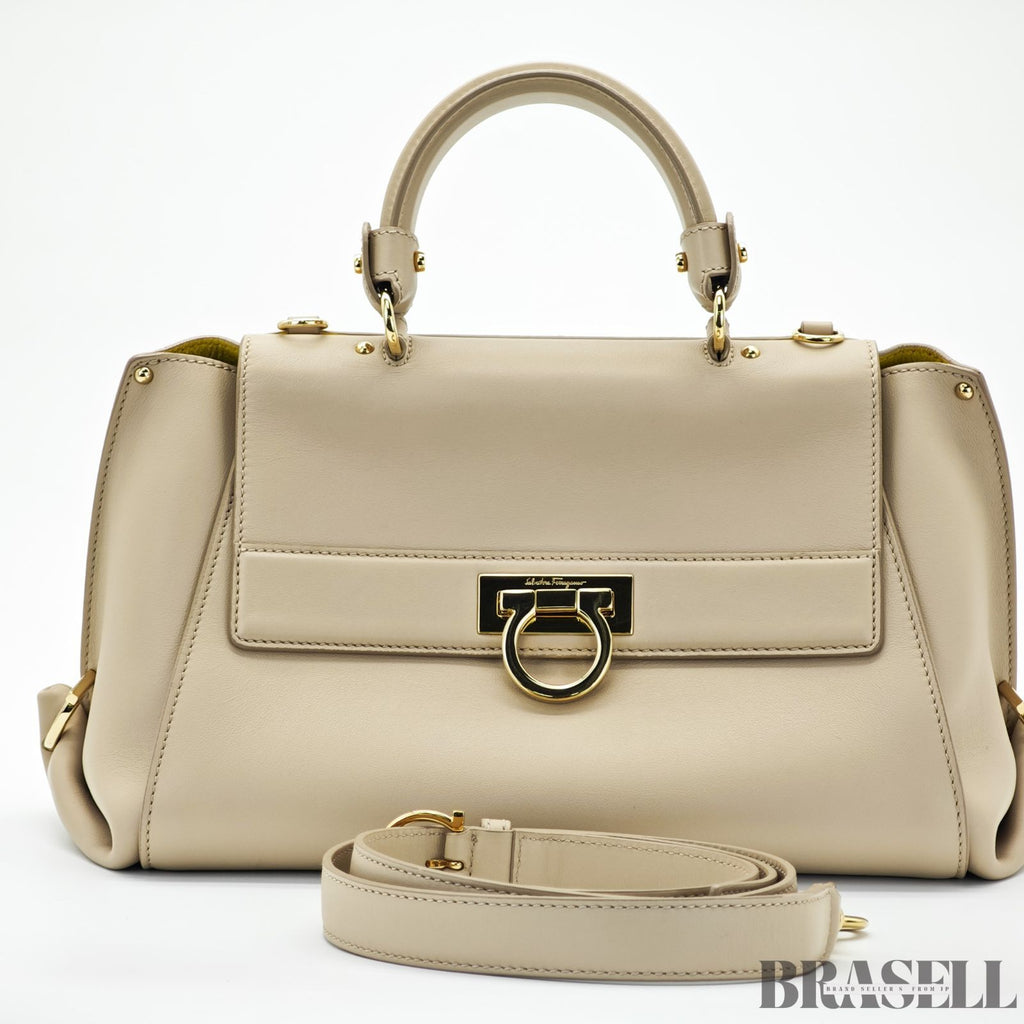 Ferragamo フェラガモ ガンチーニ2WAYバッグ ショルダーバッグ ハンドバッグ ベージュ レディース ショルダーストラップ【ブランド/Brand】 　