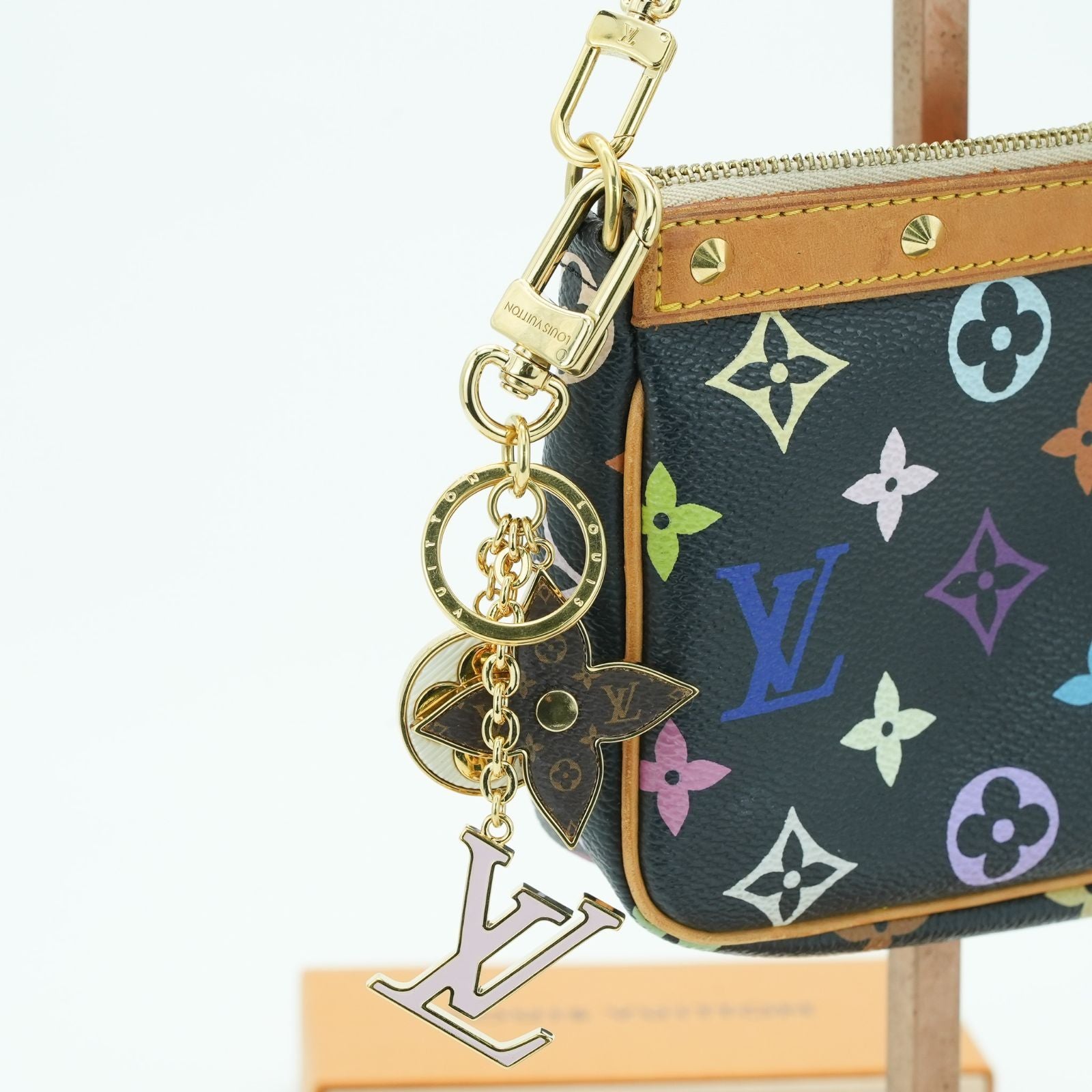 LOUIS VUITTON キーホルダー･スプリング ストリート M01187 キーボルダー ゴールド レディース メンズ 箱