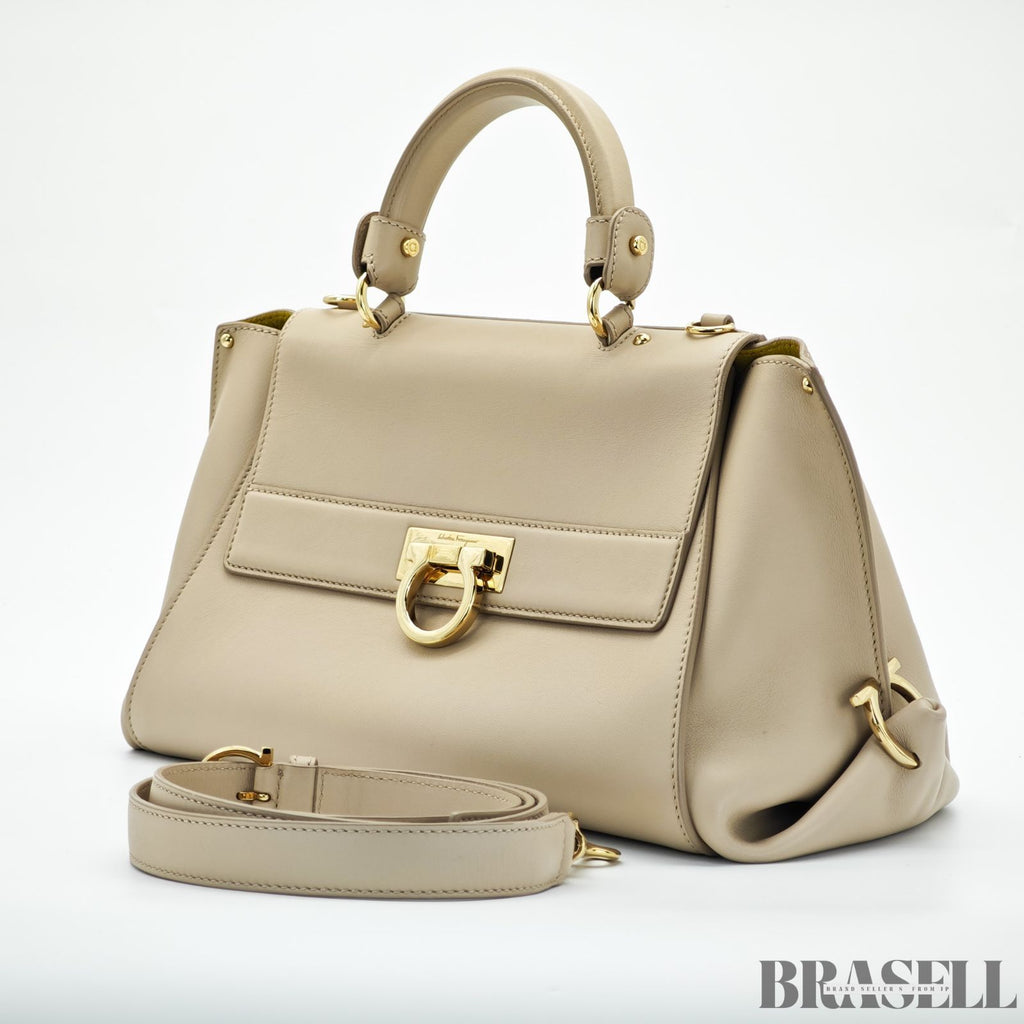Ferragamo フェラガモ ガンチーニ2WAYバッグ ショルダーバッグ ハンドバッグ ベージュ レディース ショルダーストラップ【ブランド/Brand】 　