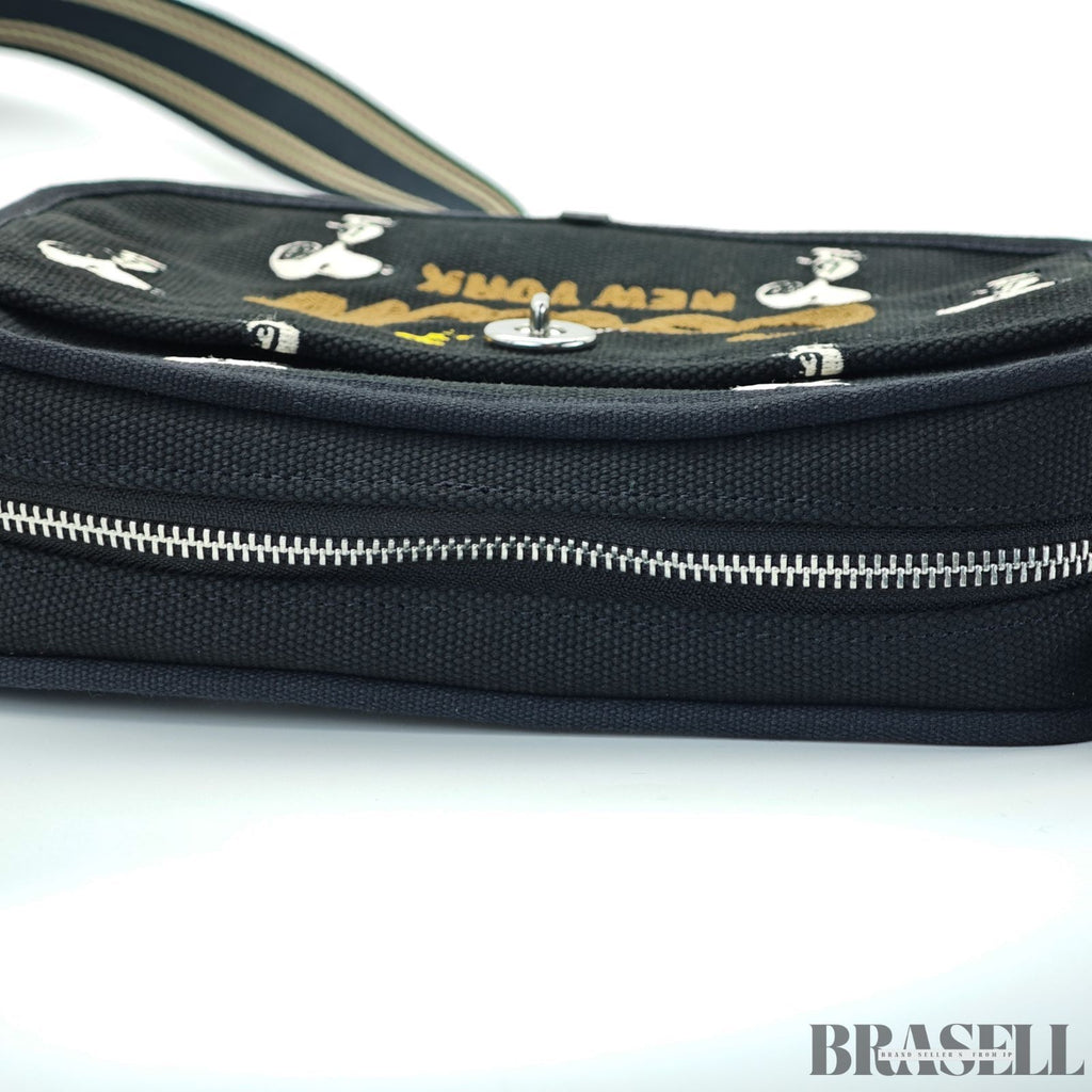 COACH コーチ カーゴ カメラ バッグ・スヌーピー プリント ショルダーバッグ 小さめ コンパクト キャラクター ブラック レディース メンズ 保存袋