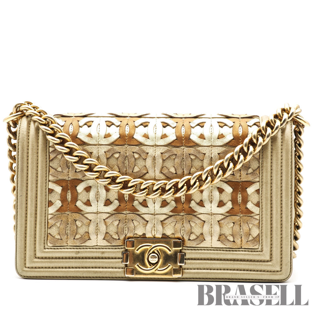CHANEL シャネル A67086 不明 ショルダーバッグ レザー レディース