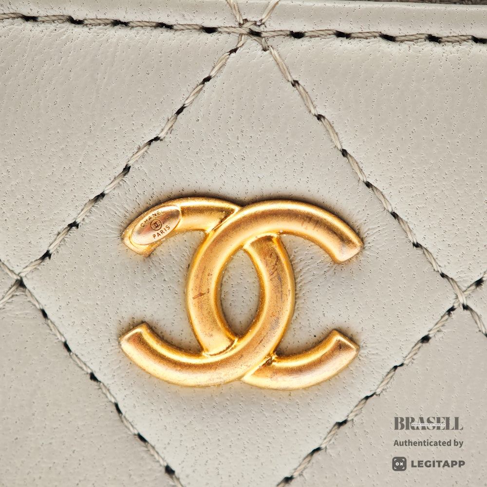 CHANEL シャネル UG9TGXH4 ショルダーバッグ ラムスキン レディース