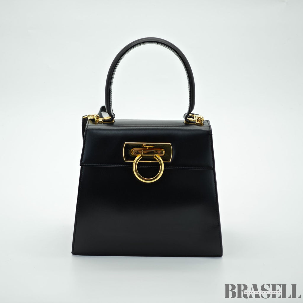 Salvatore Ferragamo サルヴァトーレフェラガモ ガンチーニ バッグ ハンドバッグ フラップ ブラック レディース 保存袋 ショルダーストラップ
