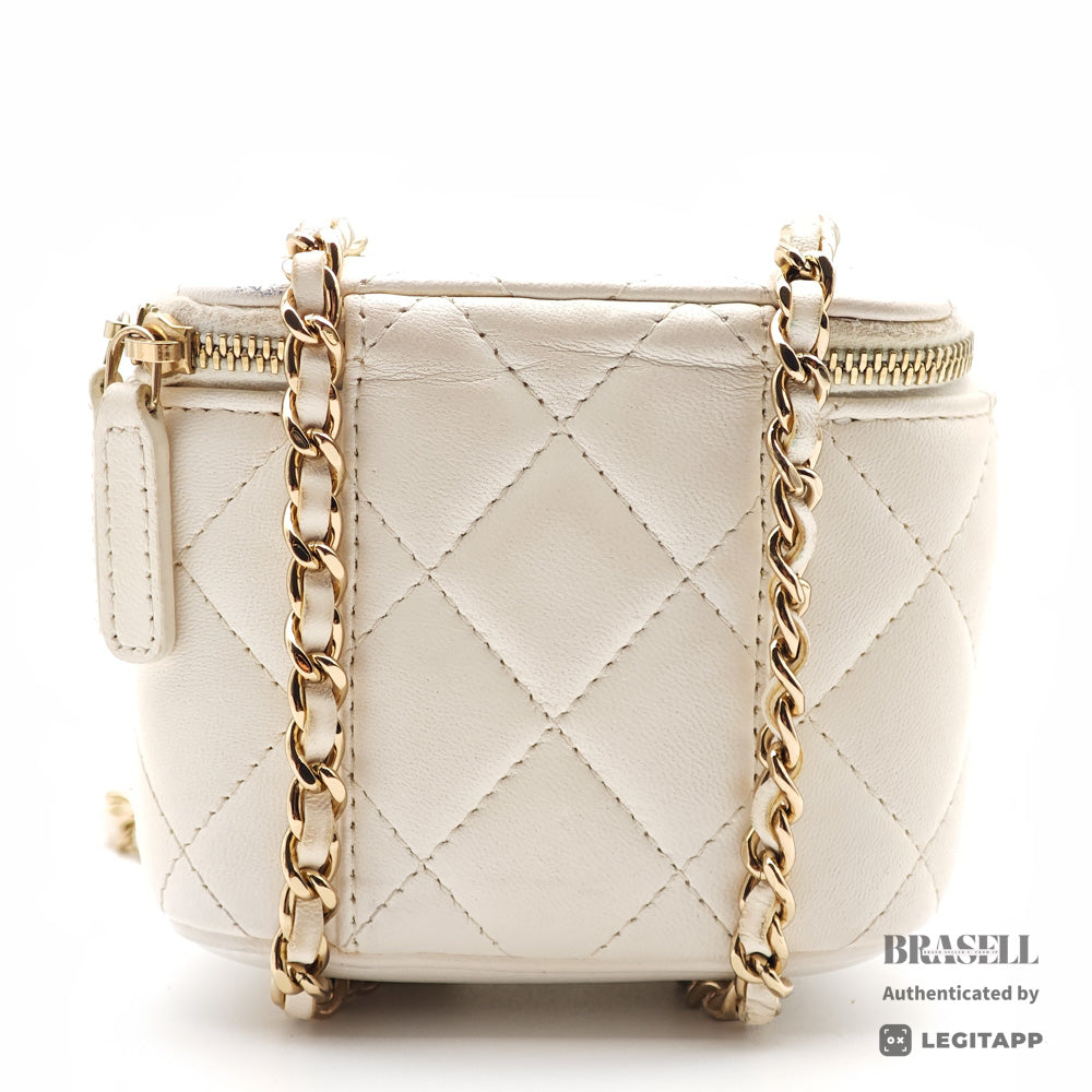 CHANEL シャネル ショルダーバッグ ラムスキン レディース