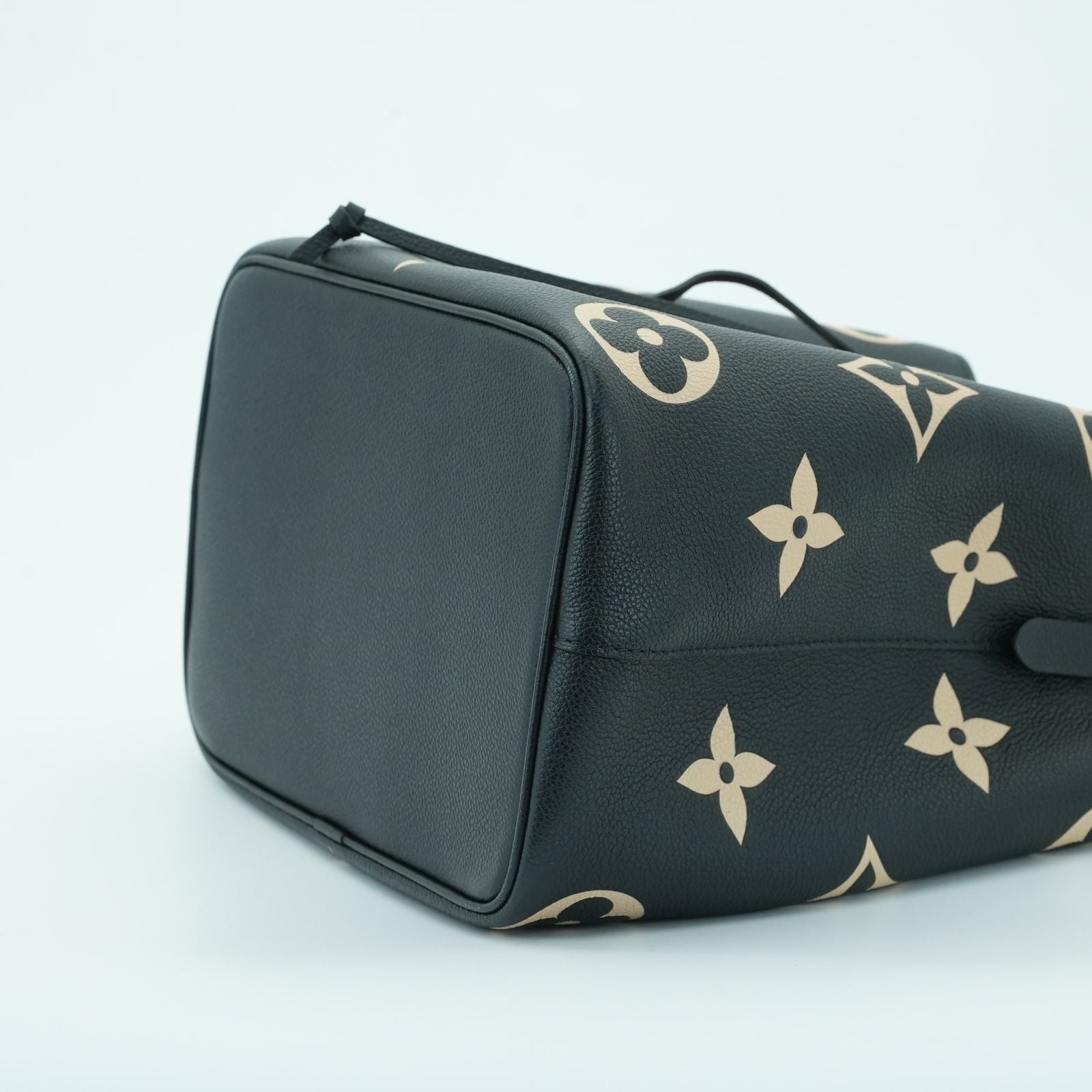 LOUIS VUITTON ネオノエ MM M45497 ハンドバッグ ポーチ付き 2way ショルダーバッグ ブラック レディース 保存袋 ショルダーストラップ