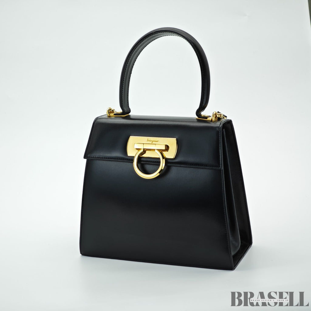 Salvatore Ferragamo サルヴァトーレフェラガモ ガンチーニ バッグ ハンドバッグ フラップ ブラック レディース 保存袋 ショルダーストラップ