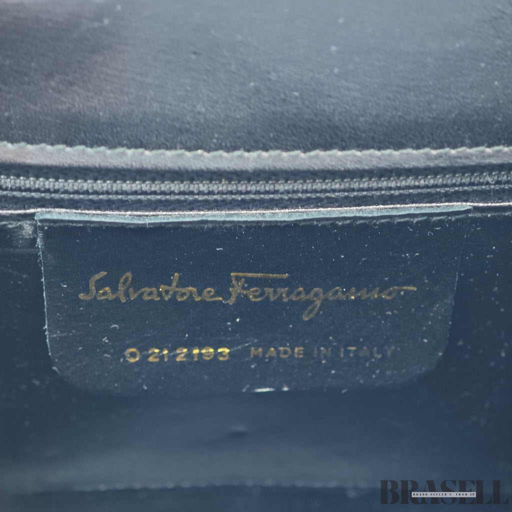 Salvatore Ferragamo サルヴァトーレフェラガモ ガンチーニ バッグ ハンドバッグ フラップ ブラック レディース 保存袋 ショルダーストラップ