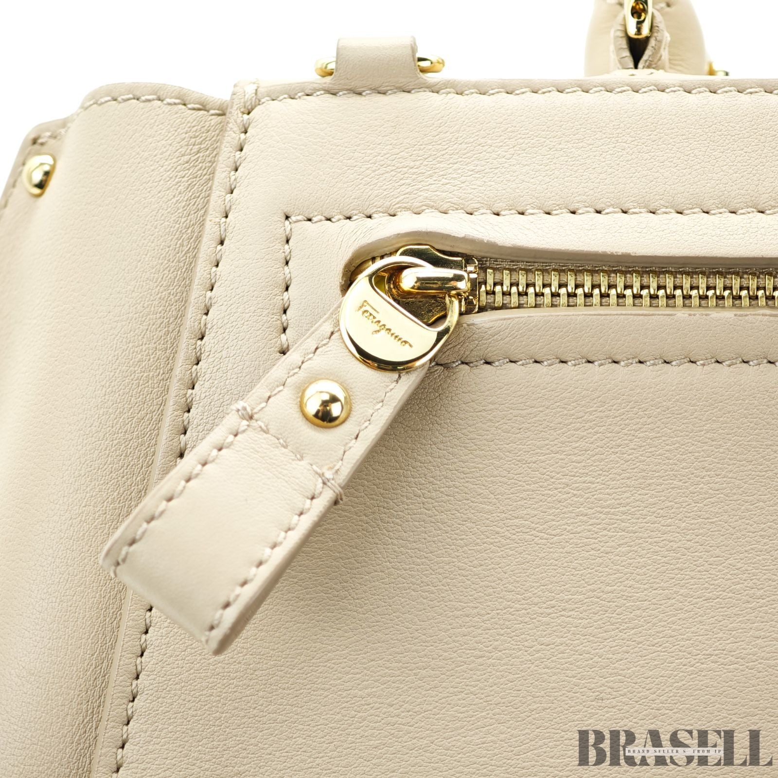 Ferragamo フェラガモ ガンチーニ2WAYバッグ ショルダーバッグ ハンドバッグ ベージュ レディース ショルダーストラップ【ブランド/Brand】 　