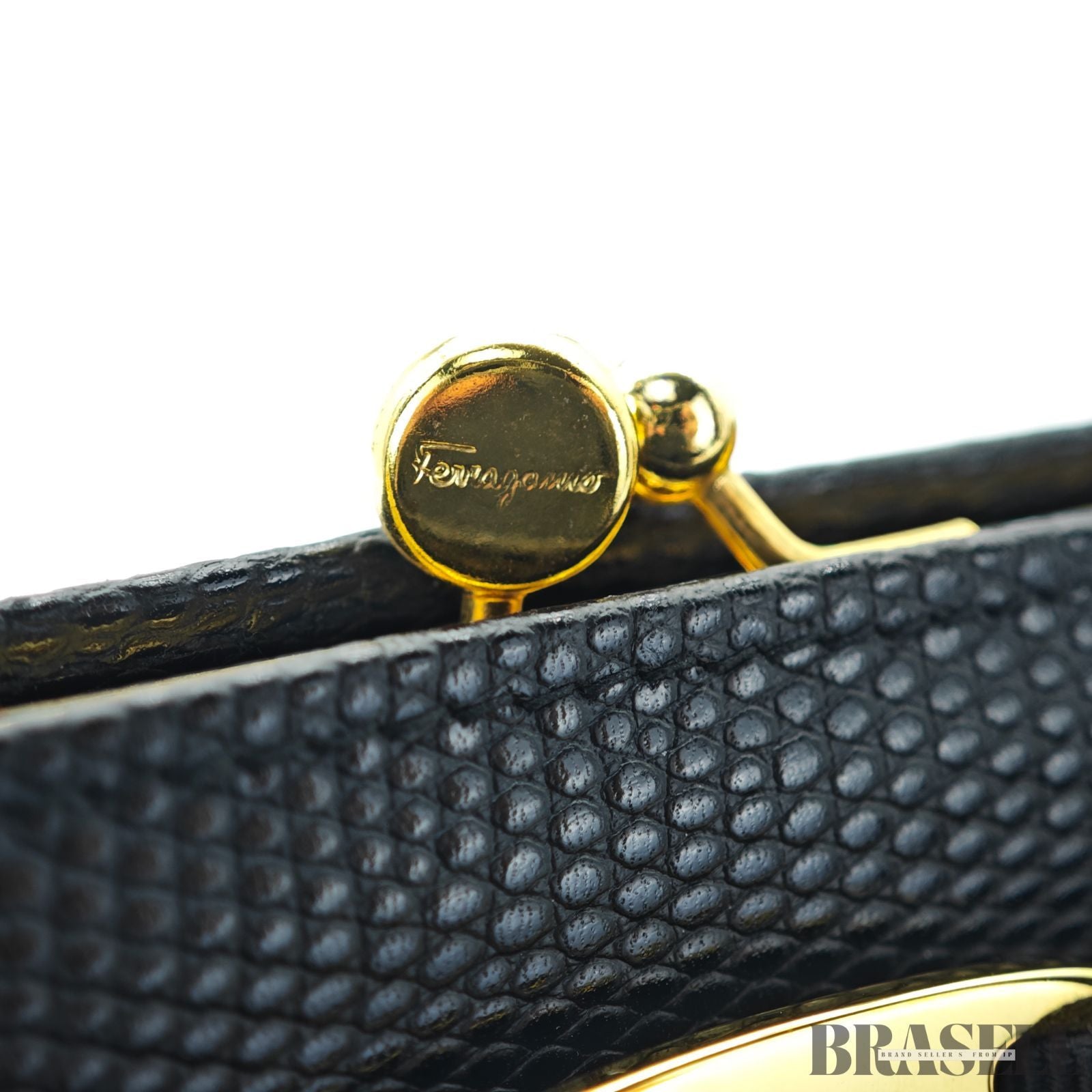 Salvatore Ferragamo サルバトーレ・フェラガモ ヴァラ リボン 22-3054 バッグ ショルダーバッグ 型押し コンパクト ブラック レディース 箱