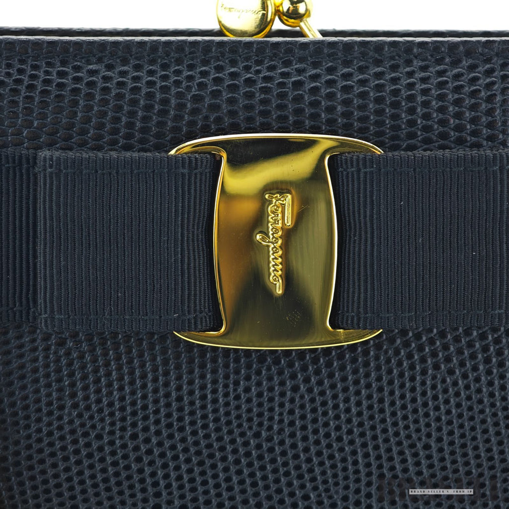 Salvatore Ferragamo サルバトーレ・フェラガモ ヴァラ リボン 22-3054 バッグ ショルダーバッグ 型押し コンパクト ブラック レディース 箱