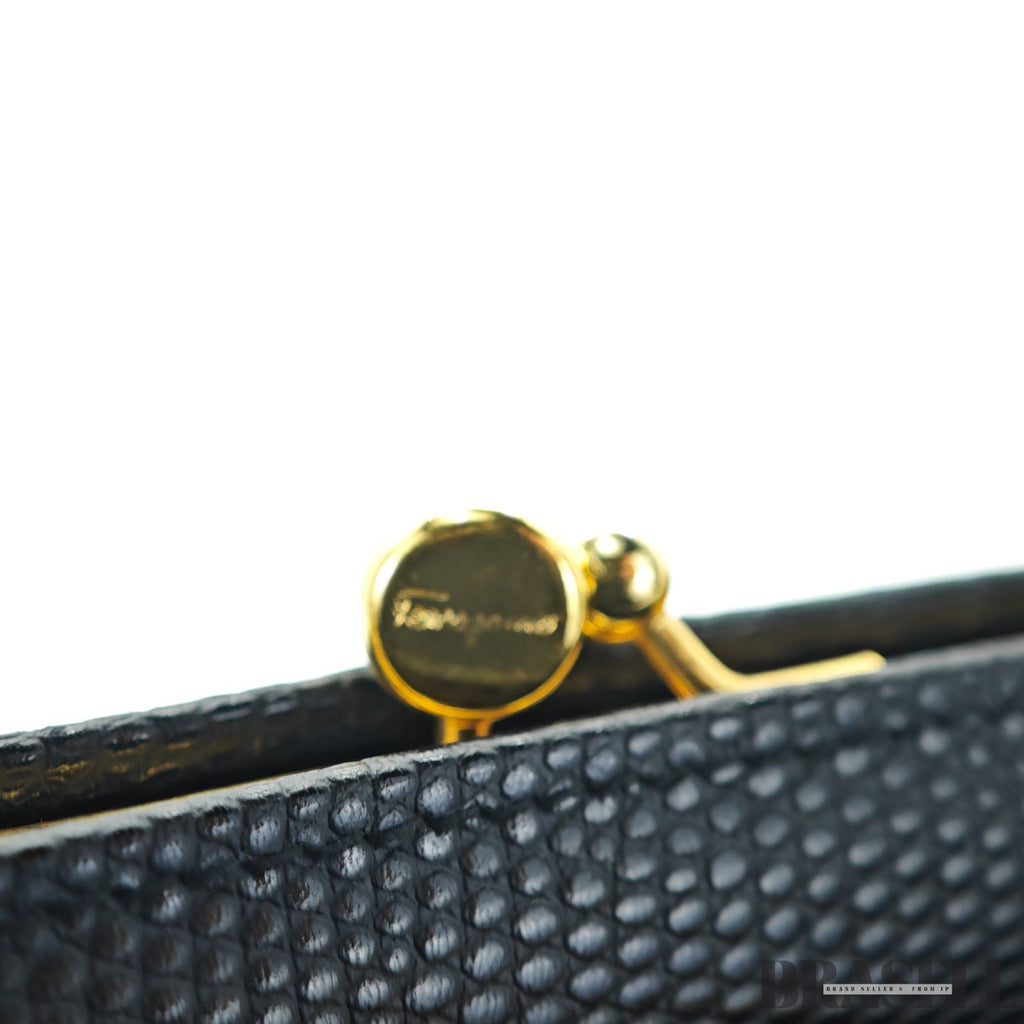 Salvatore Ferragamo サルバトーレ・フェラガモ ヴァラ リボン 22-3054 バッグ ショルダーバッグ 型押し コンパクト ブラック レディース 箱