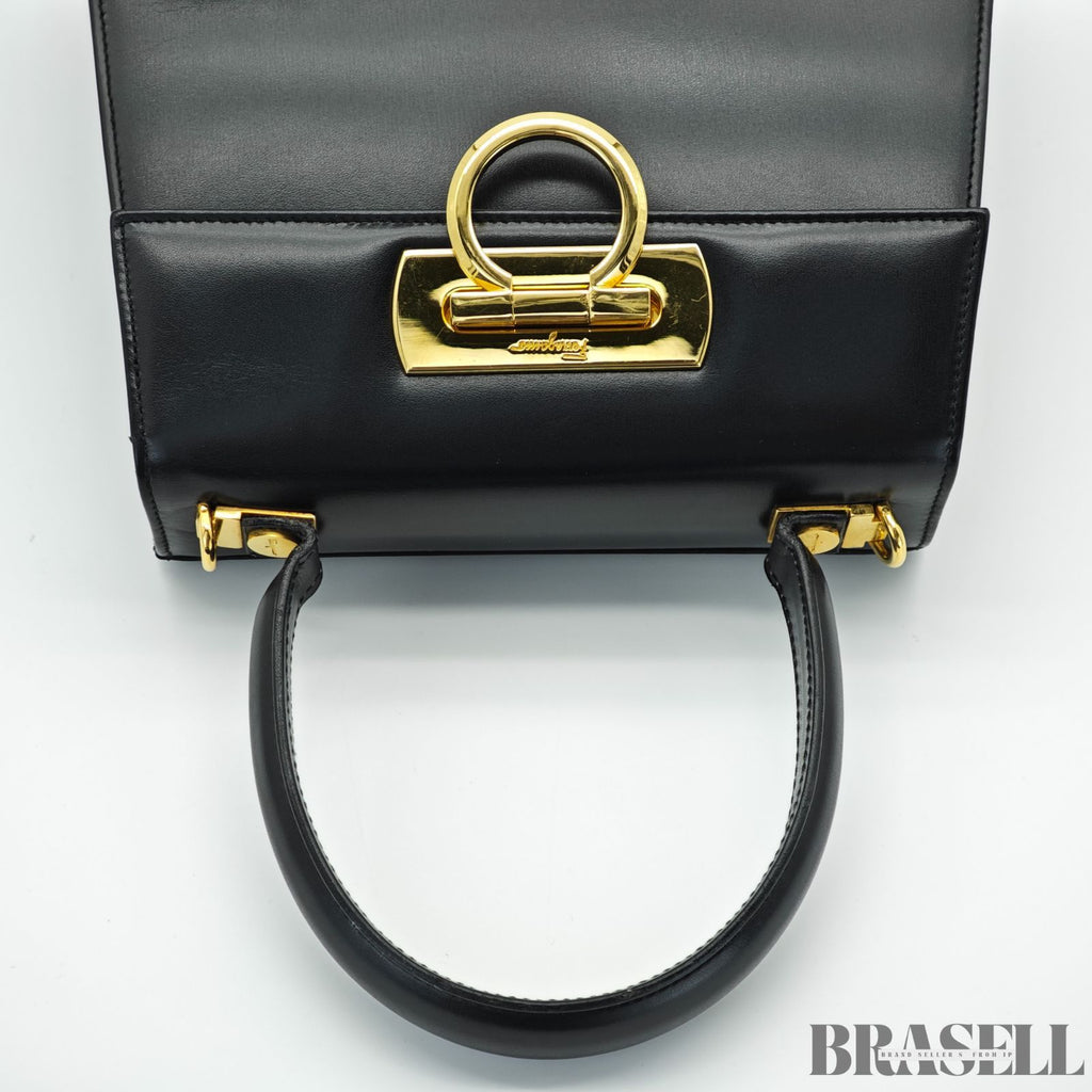 Salvatore Ferragamo サルヴァトーレフェラガモ ガンチーニ バッグ ハンドバッグ フラップ ブラック レディース 保存袋 ショルダーストラップ