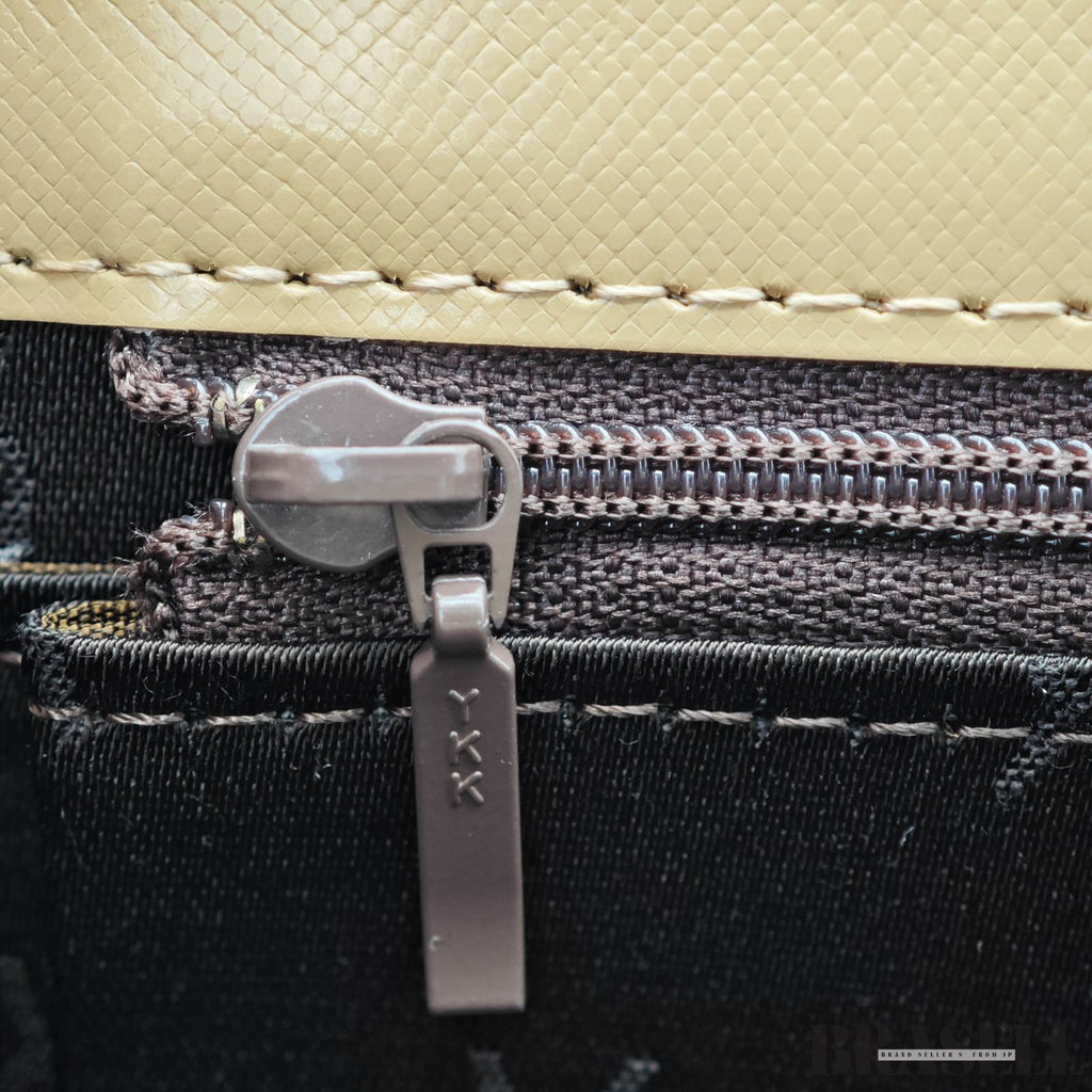 Yves Saint Laurent  イヴ・サンローラン ヴィンテージ ケリー型 トップハンドルバッグ ロゴ金具  バッグ ハンドバッグ フラップ ベージュ レディース メンズ 箱 保存袋